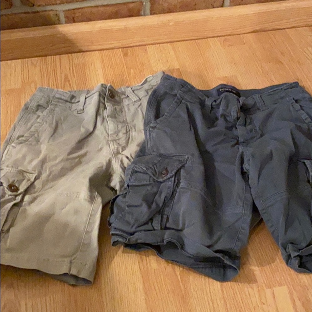 khaki shorts American eagle